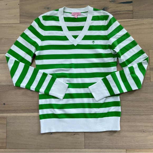 Lilly Pulitzer Sweaters - Lilly Pulitzer Women’s M Sweater Green White Classic V-Neck